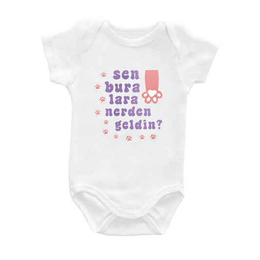 Sen Buralara Nerden Geldin? – %100 Pamuk Baskılı Bebek Badi | Kivvy SoftTouch™